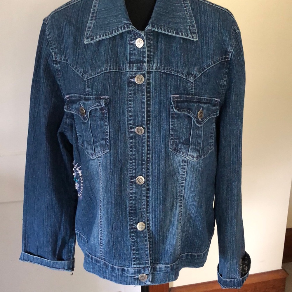 Yilukadan denim jacket size with embellished cuffs size xxl.
